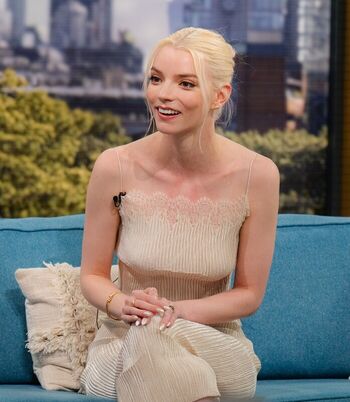 Full leaked Anya taylor joy page private onlyfans photo
