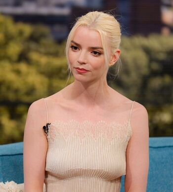 Full leaked Anya taylor joy page private onlyfans photo