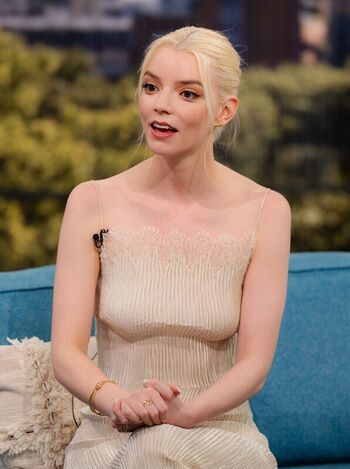 Full leaked Anya taylor joy page private onlyfans photo