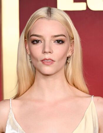 Full leaked Anya taylor joy page private onlyfans photo