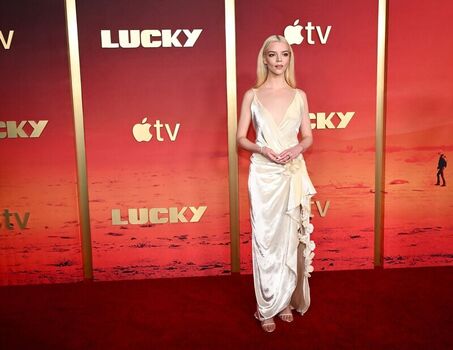 Full leaked Anya taylor joy page private onlyfans photo