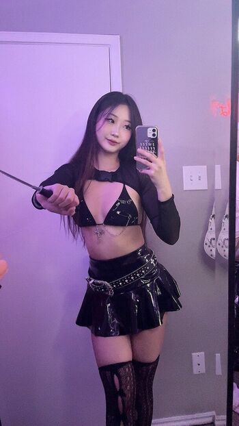 Full leaked Apeachy private onlyfans photo