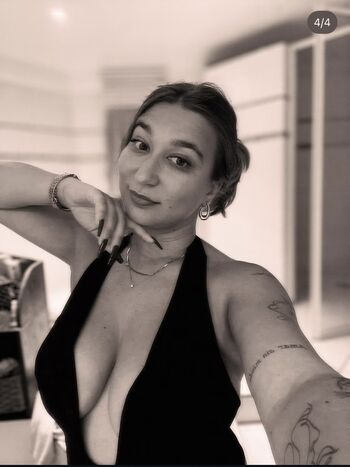 Full leaked Apoline perret private onlyfans photo