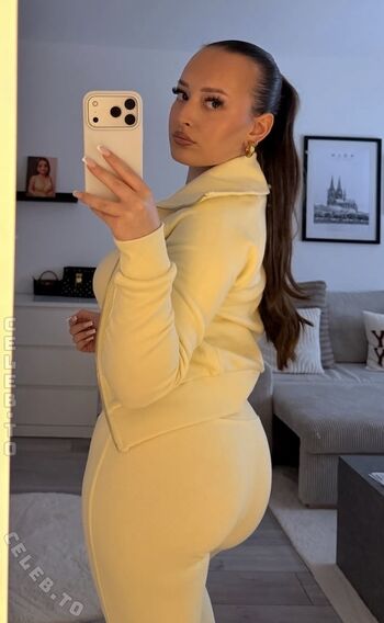 Full leaked Apr allegra private onlyfans photo