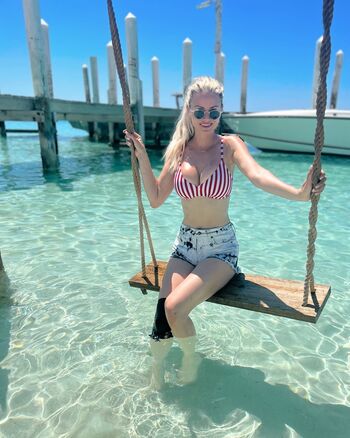 Full leaked April rose page private onlyfans photo