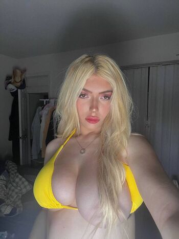 Full leaked Aprilhills private onlyfans photo