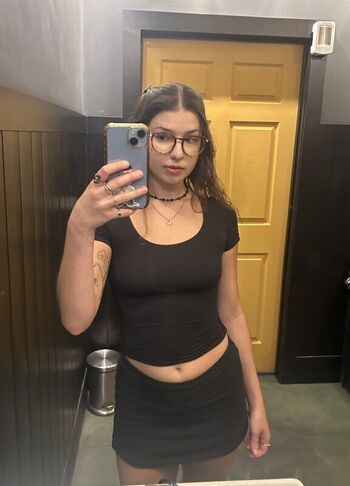 Full leaked Aquariusdays private onlyfans photo