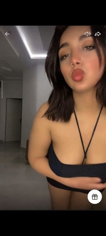 Arab Camgirl