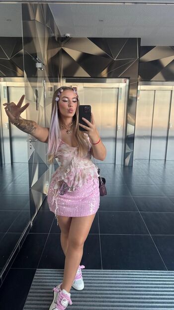 Full leaked Areliann private onlyfans photo