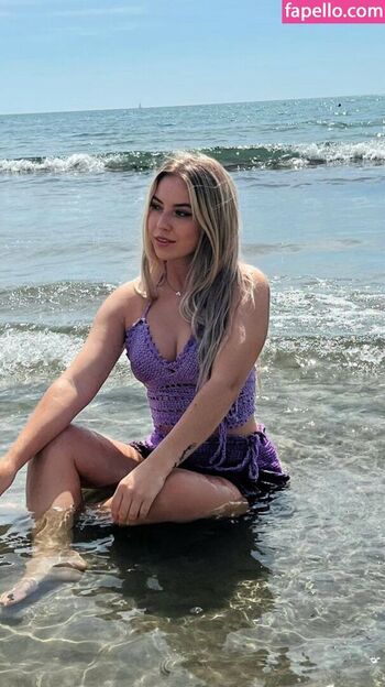 Full leaked Areliann private onlyfans photo
