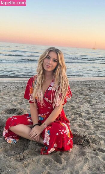 Full leaked Areliann private onlyfans photo