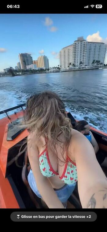 Full leaked Areliann private onlyfans photo