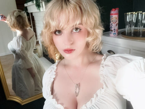 Full leaked Aretteepls private onlyfans photo