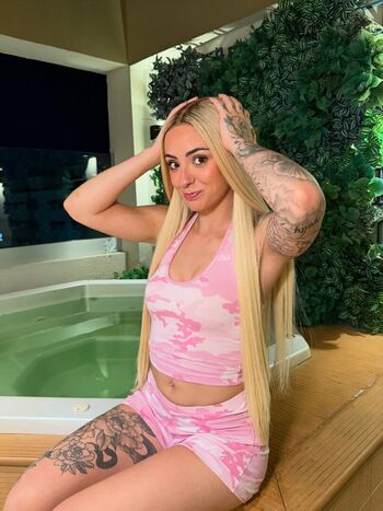Full leaked Ari geli page private onlyfans photo