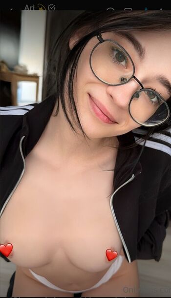 Full leaked Ari itsarihub private onlyfans photo