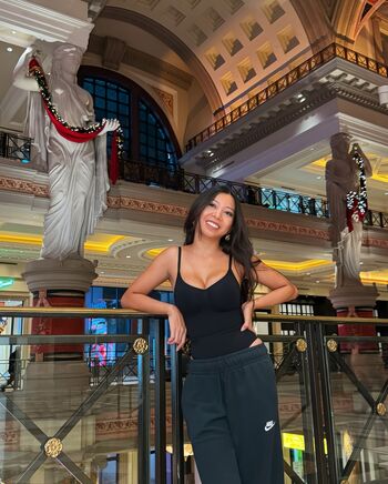 Full leaked Ariplaces private onlyfans photo