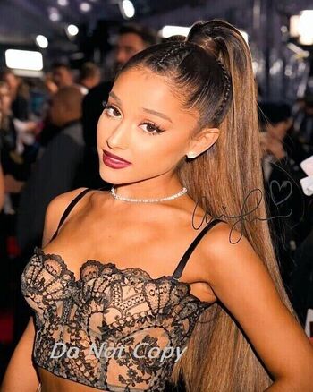 Full leaked Ariana gra private onlyfans photo