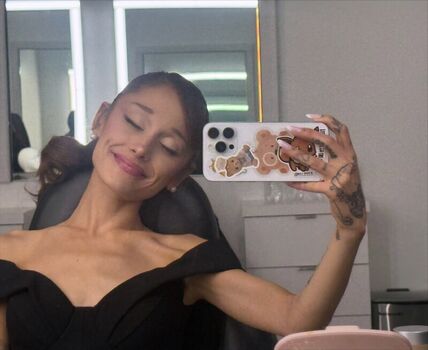Full leaked Ariana grande private onlyfans photo