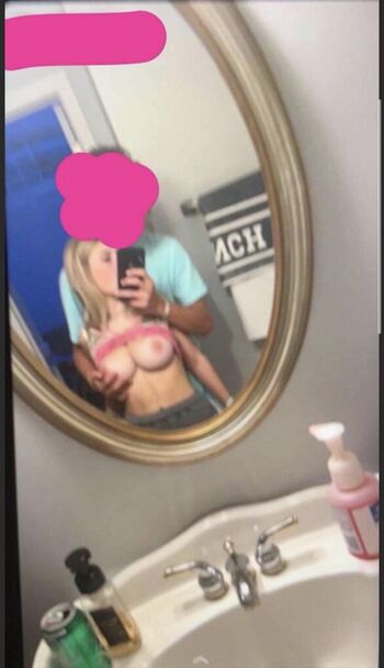 Full leaked Ariana white page private onlyfans photo