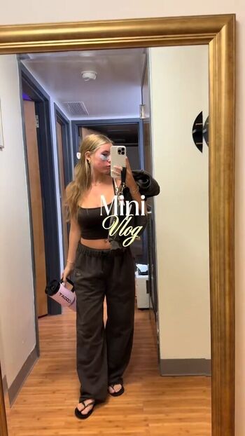 Full leaked Ariana white page private onlyfans photo