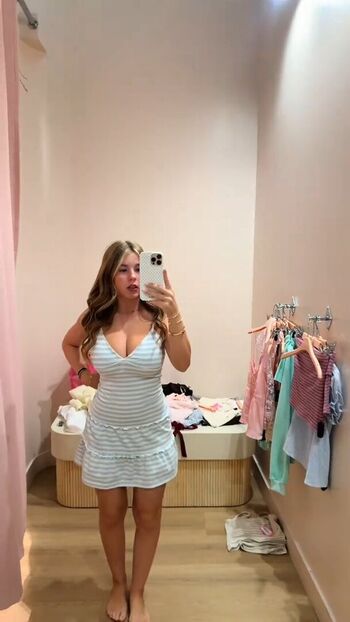 Full leaked Ariana white page private onlyfans photo