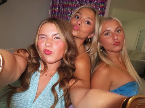 Full leaked Ariana white page private onlyfans photo