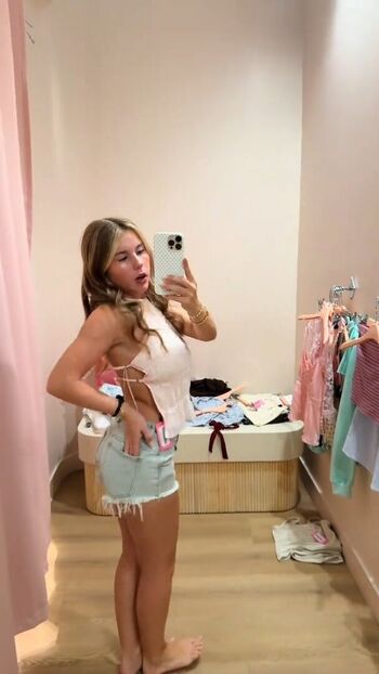 Full leaked Ariana white page private onlyfans photo