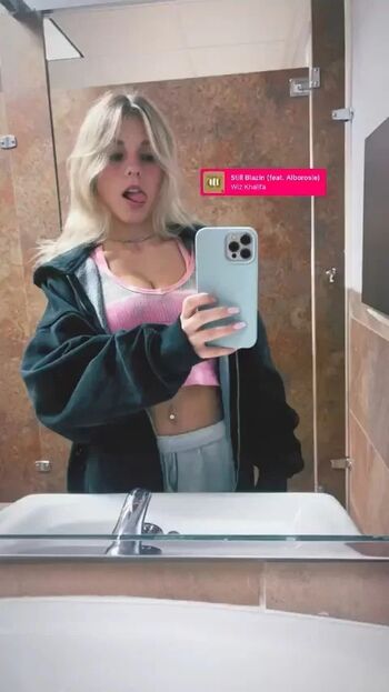 Full leaked Arianaawhite private onlyfans photo