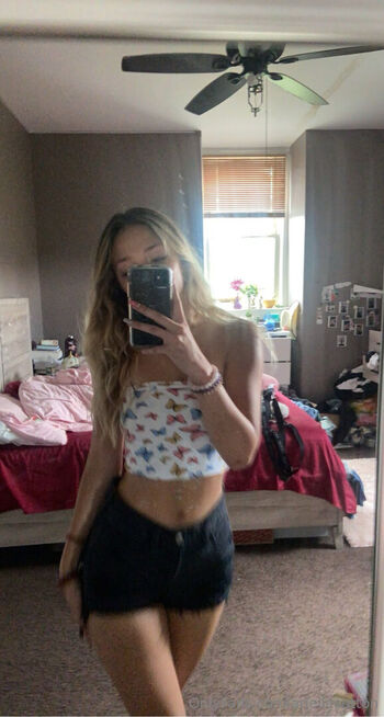 Full leaked Ariellesutton page private onlyfans photo