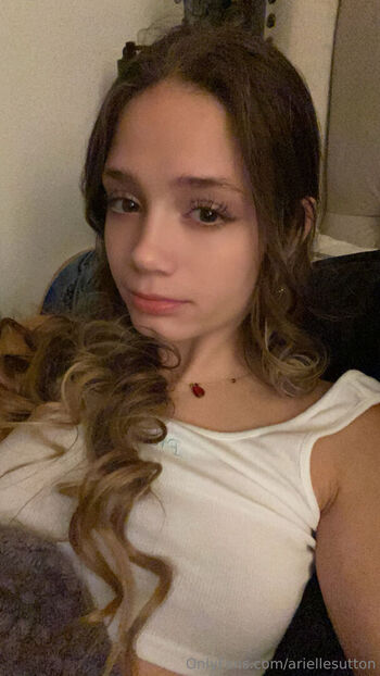 ariellesutton