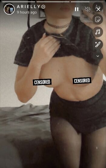 Full leaked Ariilly private onlyfans photo