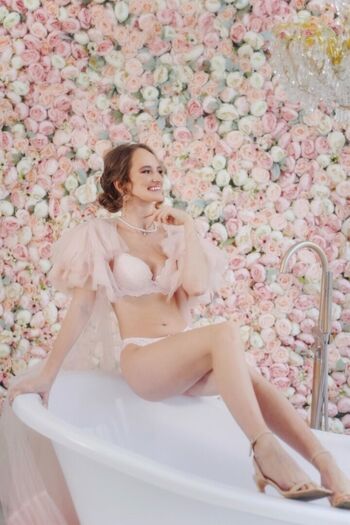 Full leaked Arinazhotikova page private onlyfans photo