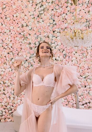 Full leaked Arinazhotikova private onlyfans photo