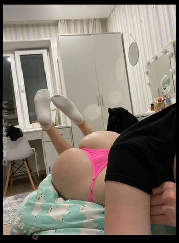 Full leaked Ariwwei private onlyfans photo