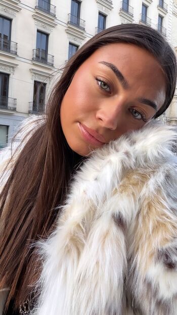 Full leaked Armellebdn private onlyfans photo