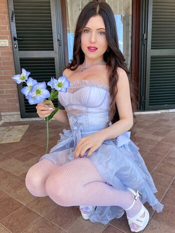 Full leaked Arual bloom page private onlyfans photo