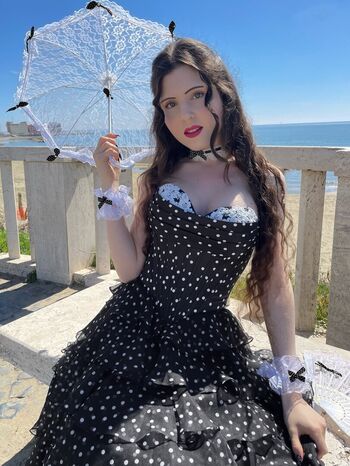 Full leaked Arual bloom page private onlyfans photo