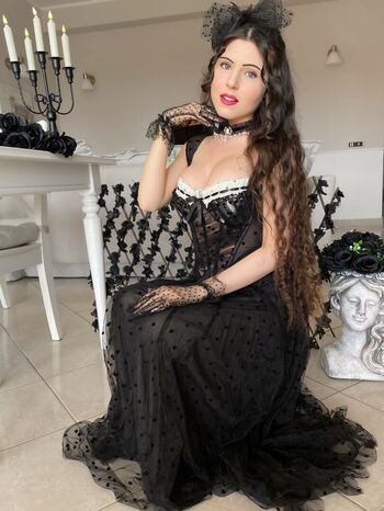 Full leaked Arual bloom page private onlyfans photo