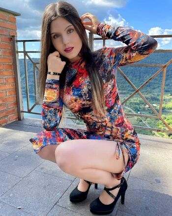 Full leaked Arual bloom page private onlyfans photo