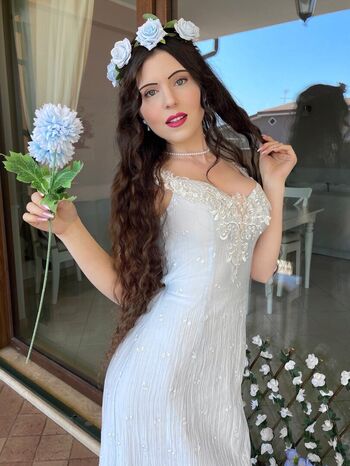 Full leaked Arual bloom page private onlyfans photo