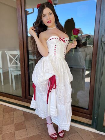 Full leaked Arual bloom page private onlyfans photo
