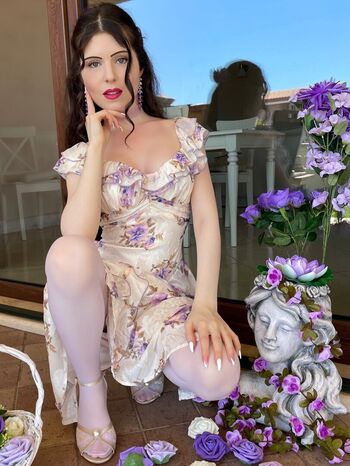 Full leaked Arual bloom page private onlyfans photo