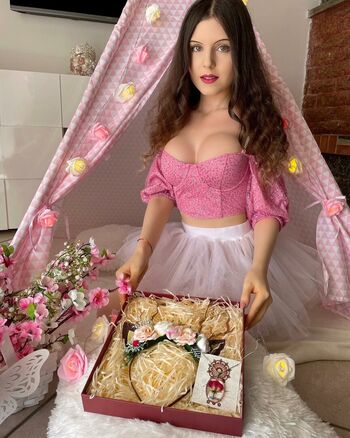 Full leaked Arual bloom page private onlyfans photo