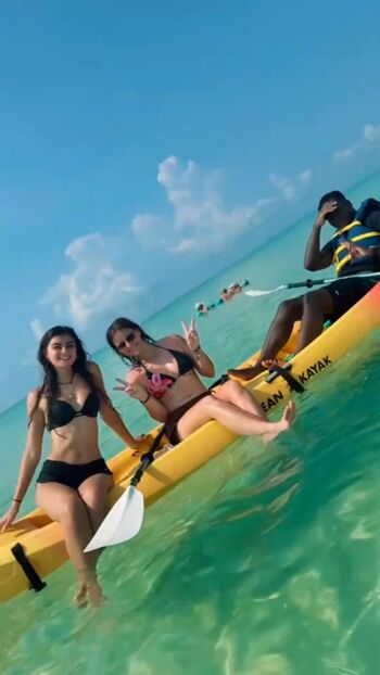 Full leaked Aruuu  page private onlyfans photo