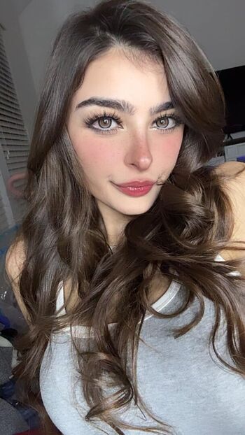 Full leaked Aruuu private onlyfans photo