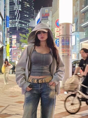 Full leaked Aruuu private onlyfans photo