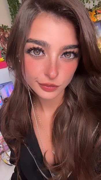 Full leaked Aruuu private onlyfans photo
