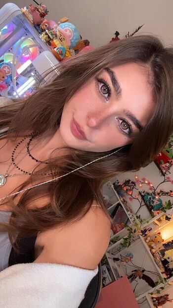 Full leaked Aruuu private onlyfans photo