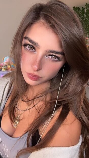Full leaked Aruuu private onlyfans photo