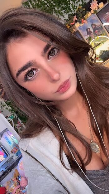 Full leaked Aruuu private onlyfans photo